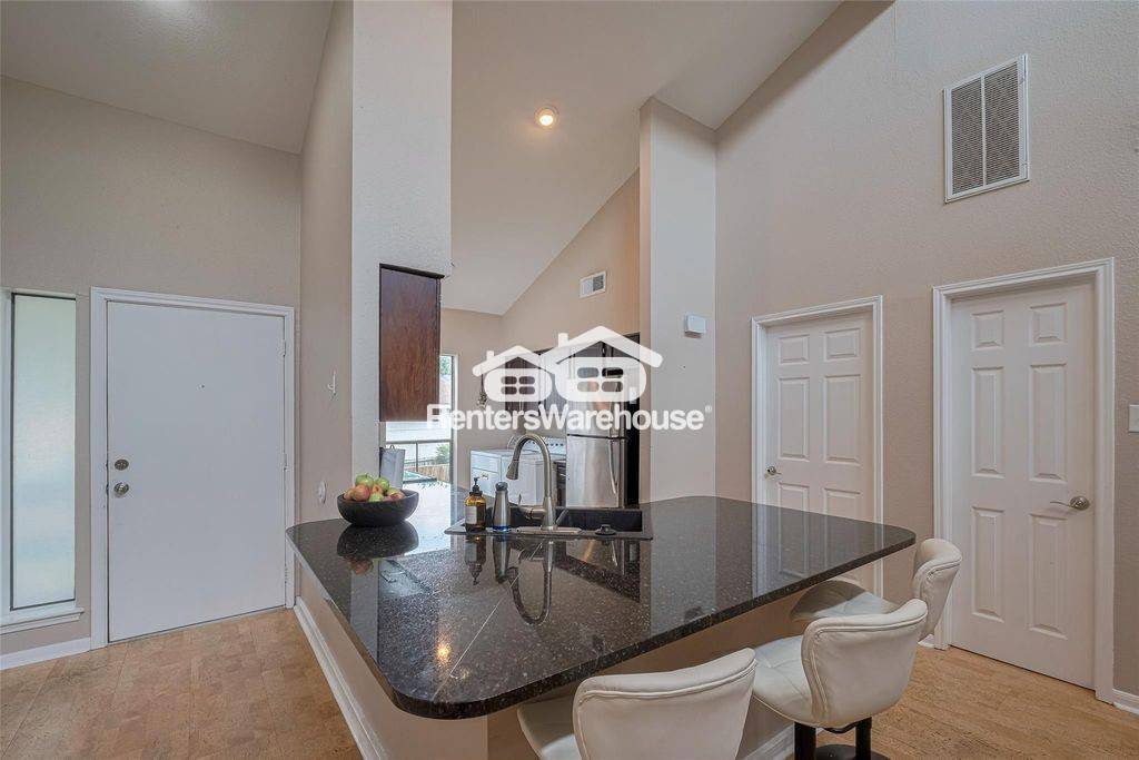 Building Photo - 182 April Point Dr N