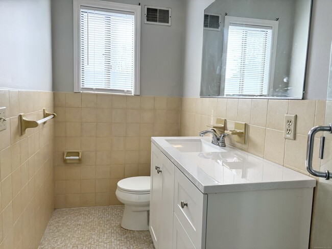 Building Photo - 422 Courtland Ave