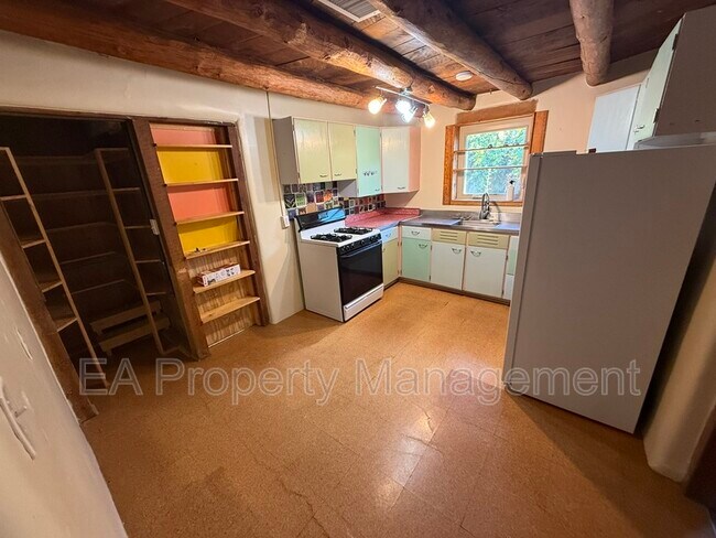 Building Photo - 511 15th St NW