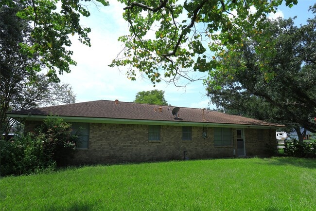 Building Photo - 1603 Avenue D