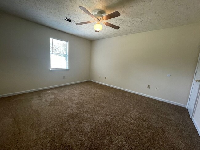 Building Photo - PRE-LEASING FOR AUGUST 7TH, 2026!