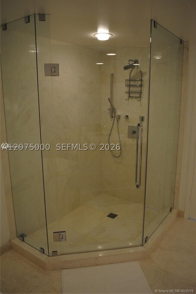 Building Photo - 17301 Biscayne Blvd