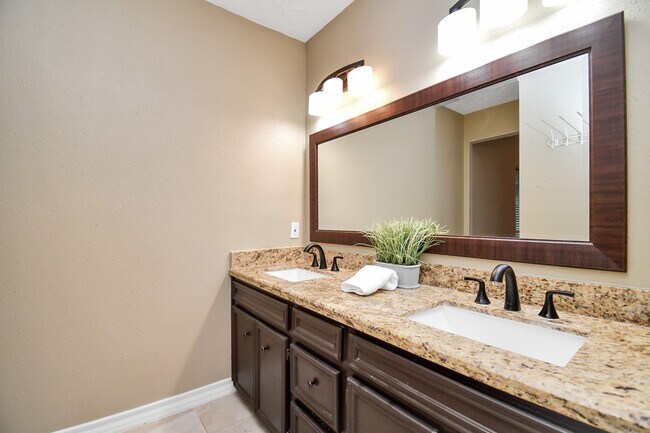 Building Photo - 1911 Pepperrell Pl Ct