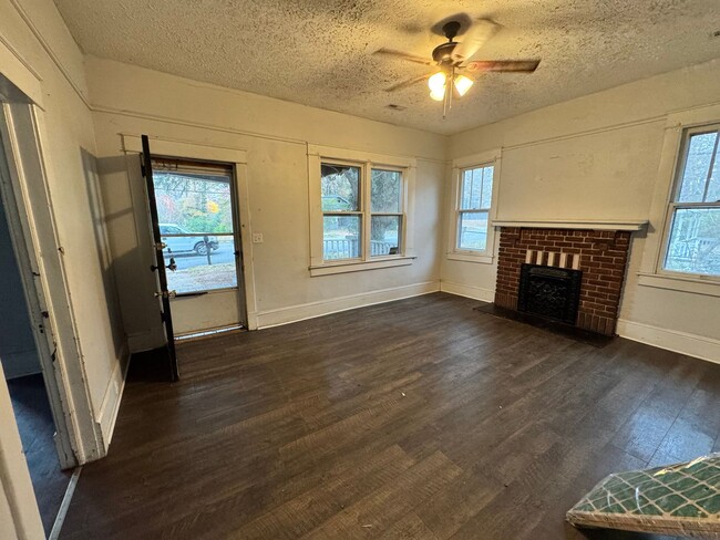 Building Photo - 4/2 home in Shelby, NC