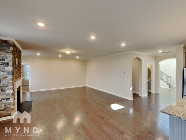 Building Photo - 1019 Willowcroft Dr