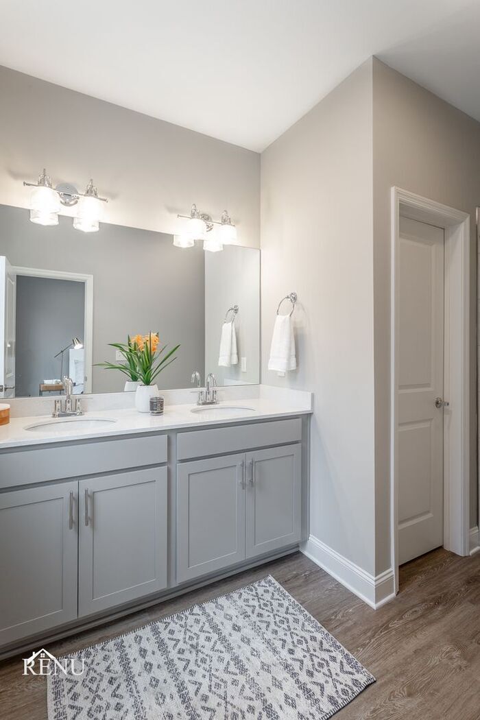 Building Photo - 2375 E 18th St