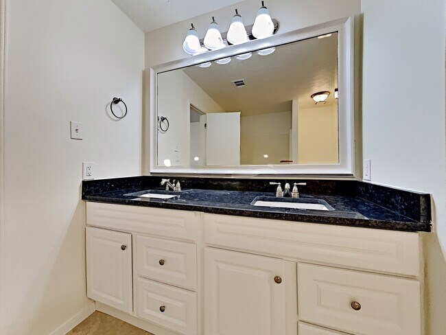 Building Photo - 2738 Springstone Dr