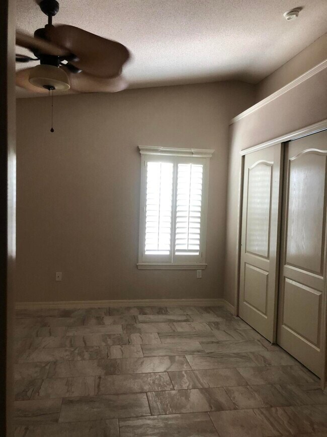 Building Photo - 6216 Lovebird Ln