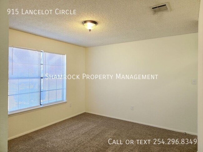 Building Photo - Midway ISD flat unit in great location.