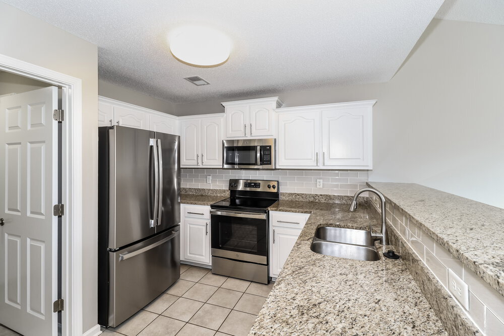 Building Photo - 5086 Jon Oak Dr