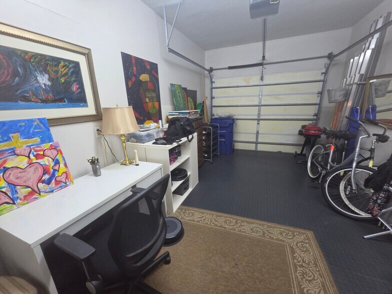 garage - 137 Radcliffe Ct