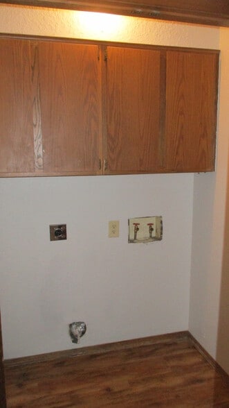 Primary Photo - 800 Swan Lake Rd