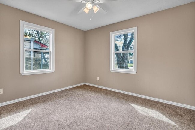 Building Photo - 508 N Oneal St