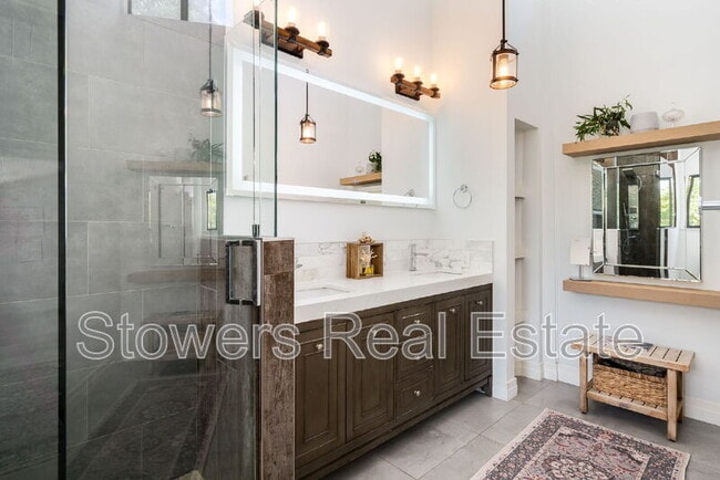 Building Photo - 357 La Casa Via
