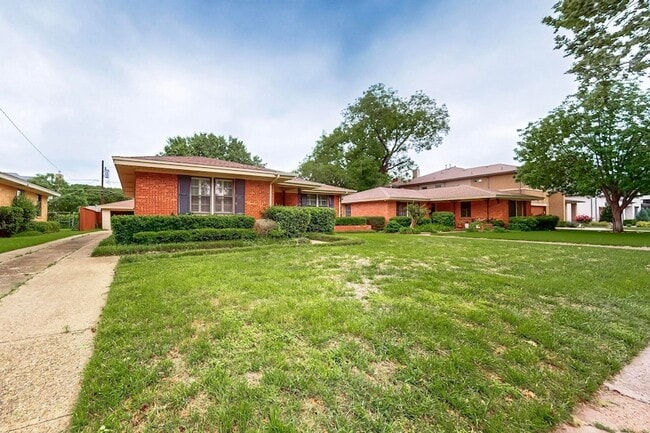 Building Photo - 7305 Lehigh Dr