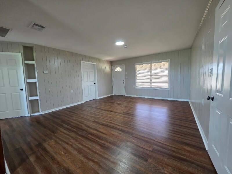 Building Photo - 615 FM 1466