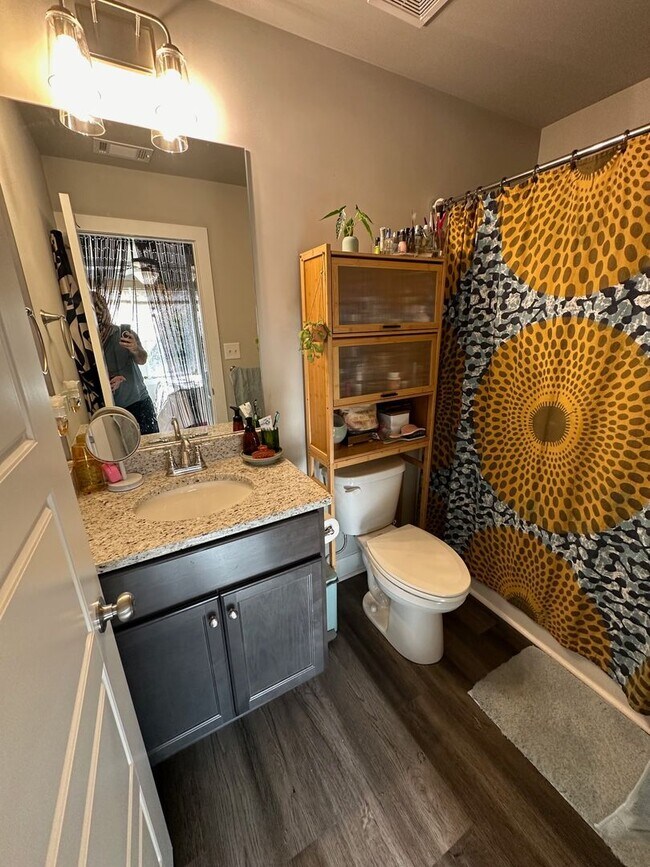 Building Photo - Four Bedroom Available off MLK