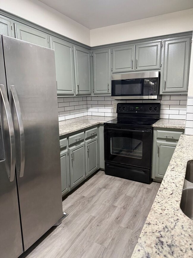 Building Photo - Completely Remodeled 2 Story Duplex - Putnam City Schools - Must See