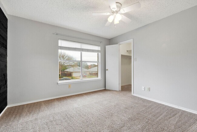 Building Photo - Spacious Two-Story Home in Schertz, TX