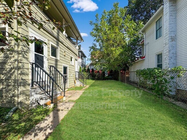 Building Photo - 509 Rural Ave