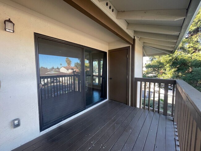 Building Photo - Beautiful Condo in Gated Community