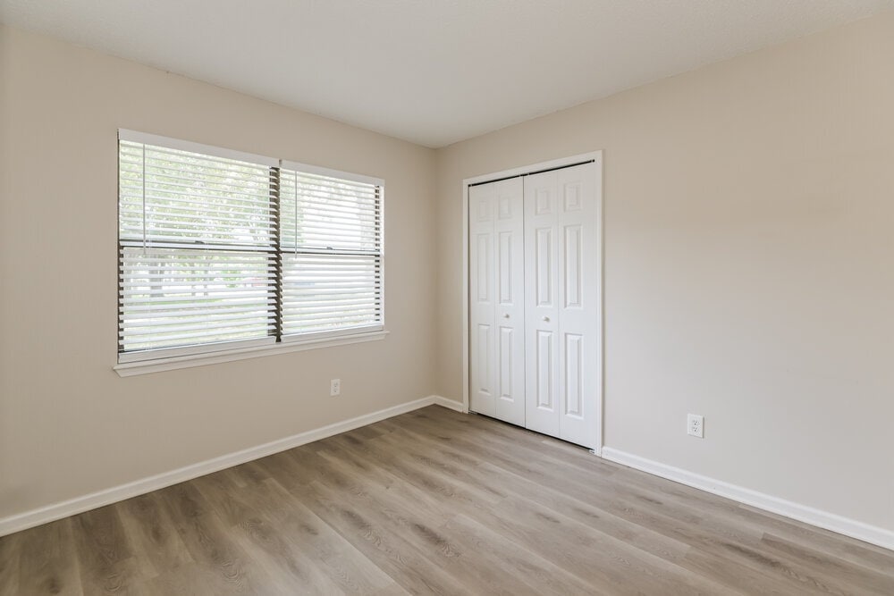 Building Photo - 11846 Marabou Ct N