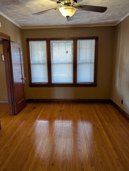 1st bedroom - 6311 Garesche Ave