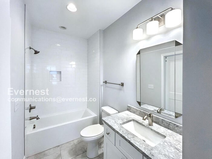 Building Photo - 1930 Herman St