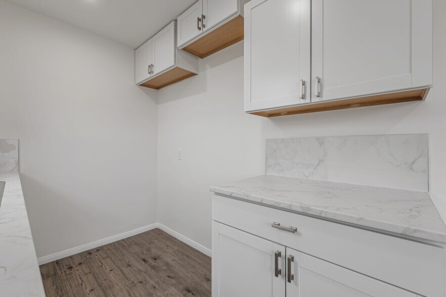 Building Photo - 3841 Arlington Ave