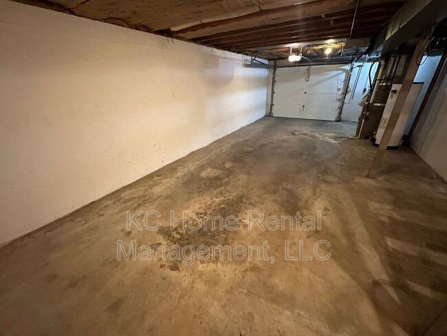 Building Photo - 6753 N Askew Cir