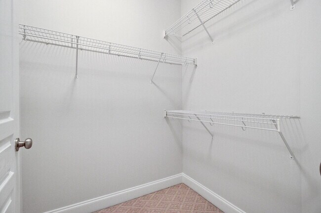 Building Photo - 1025 Riverland Woods Pl