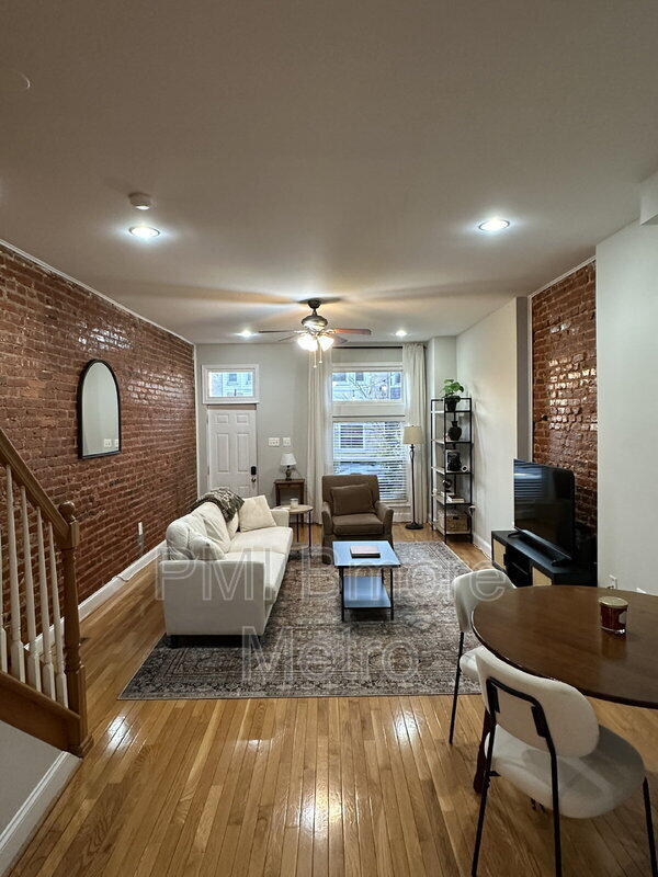 Building Photo - 37 S Ellwood Ave