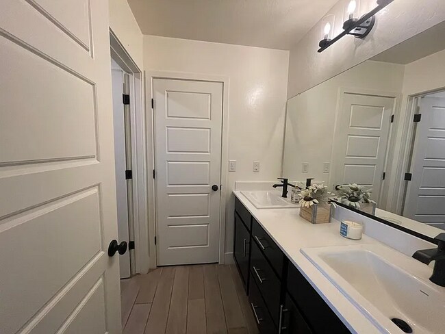 Building Photo - 2520 S Spruce St