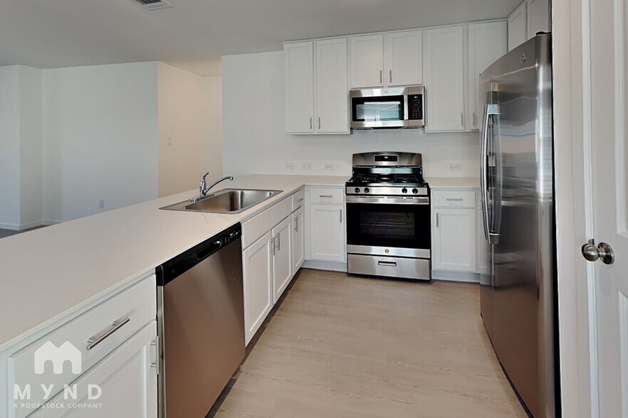 Building Photo - 7354 Orange Sapphire