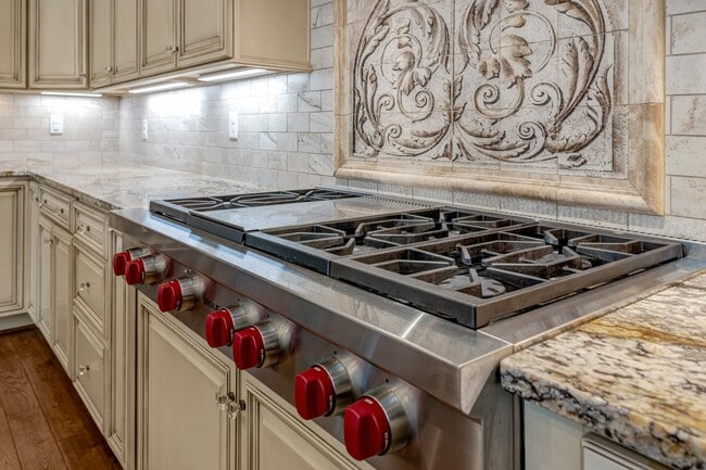 Building Photo - 5014 Mountview Pl