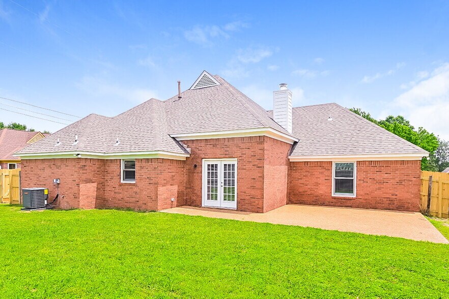 Building Photo - 5493 Kindle Creek Dr