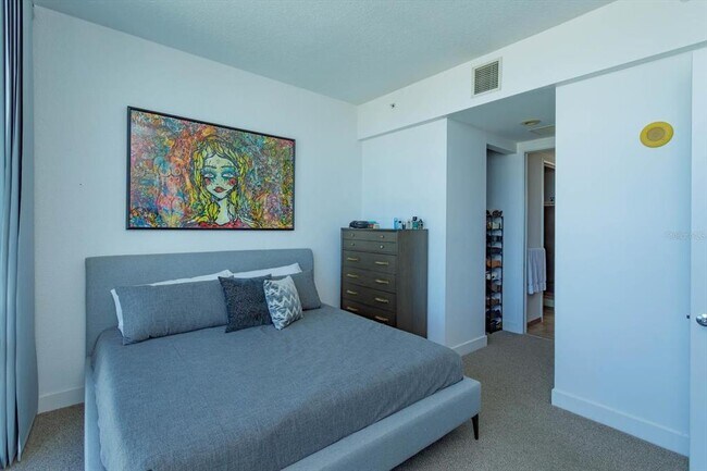 Building Photo - 150 E Robinson St