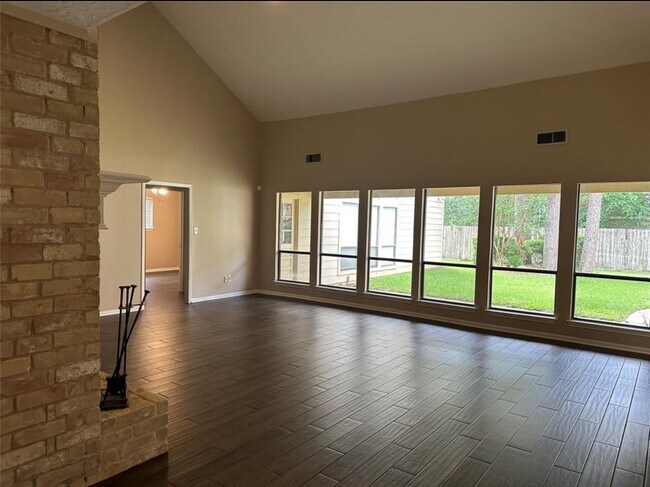 Building Photo - 17406 Spicewood Springs Ln