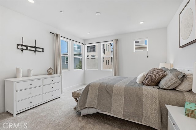 Building Photo - 208 Yerba
