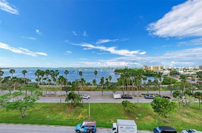Building Photo - 435 S Gulfstream Ave
