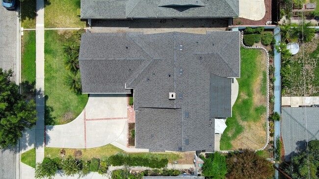 Building Photo - 4 Bed 2 Bath House in East Whittier Availa...