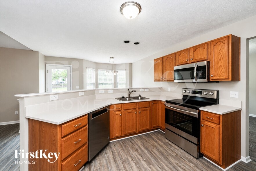 Building Photo - 1211 Parkside Dr