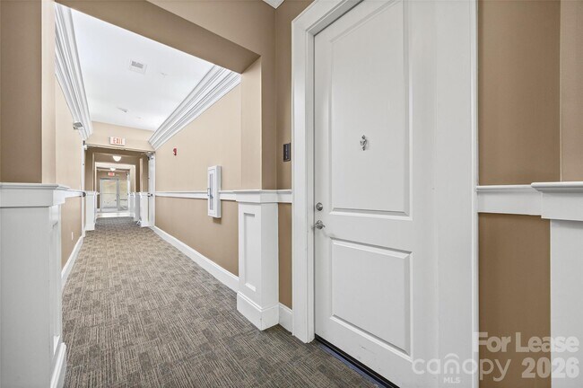 Building Photo - 2938 Selwyn Ave