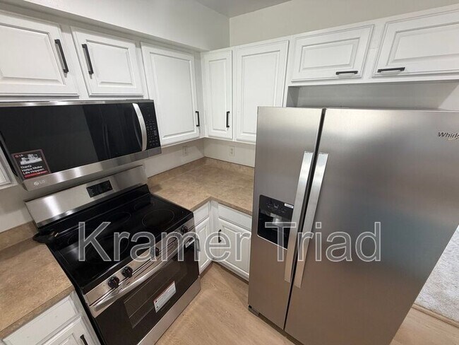 Building Photo - 1152 Faulkner