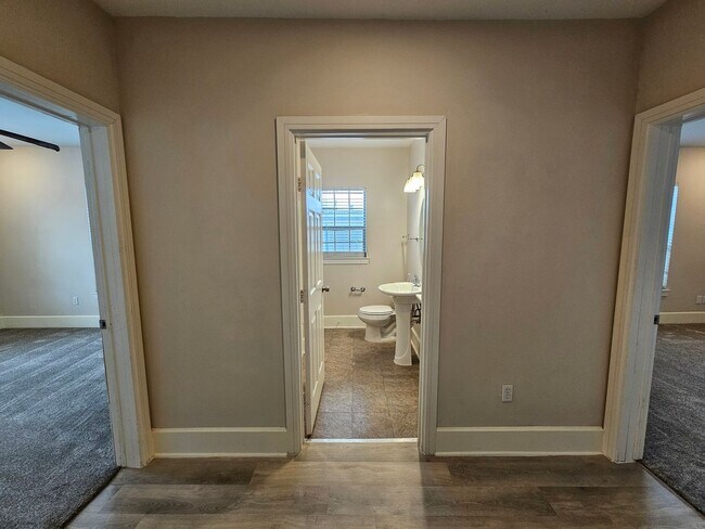 Building Photo - Available now ready for immediate move in