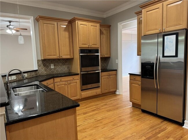 Building Photo - 889 Lenox Ct NE
