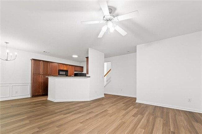 Building Photo - 350 Creek Manor Way