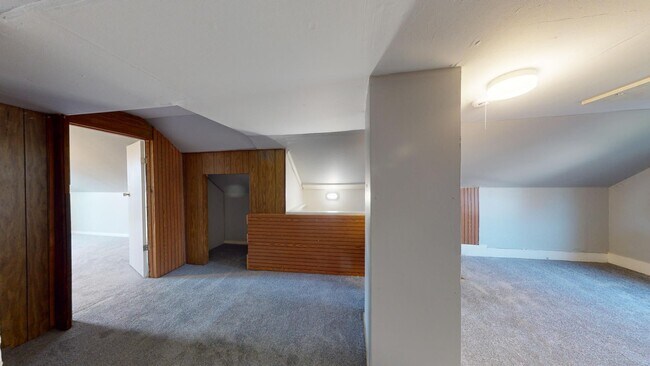 Building Photo - 3123 W 58th St