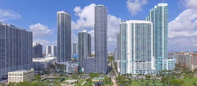 Building Photo - 488 NE 18th St