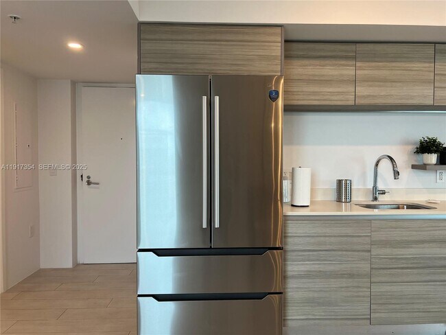 Building Photo - 6620 Indian Creek Dr